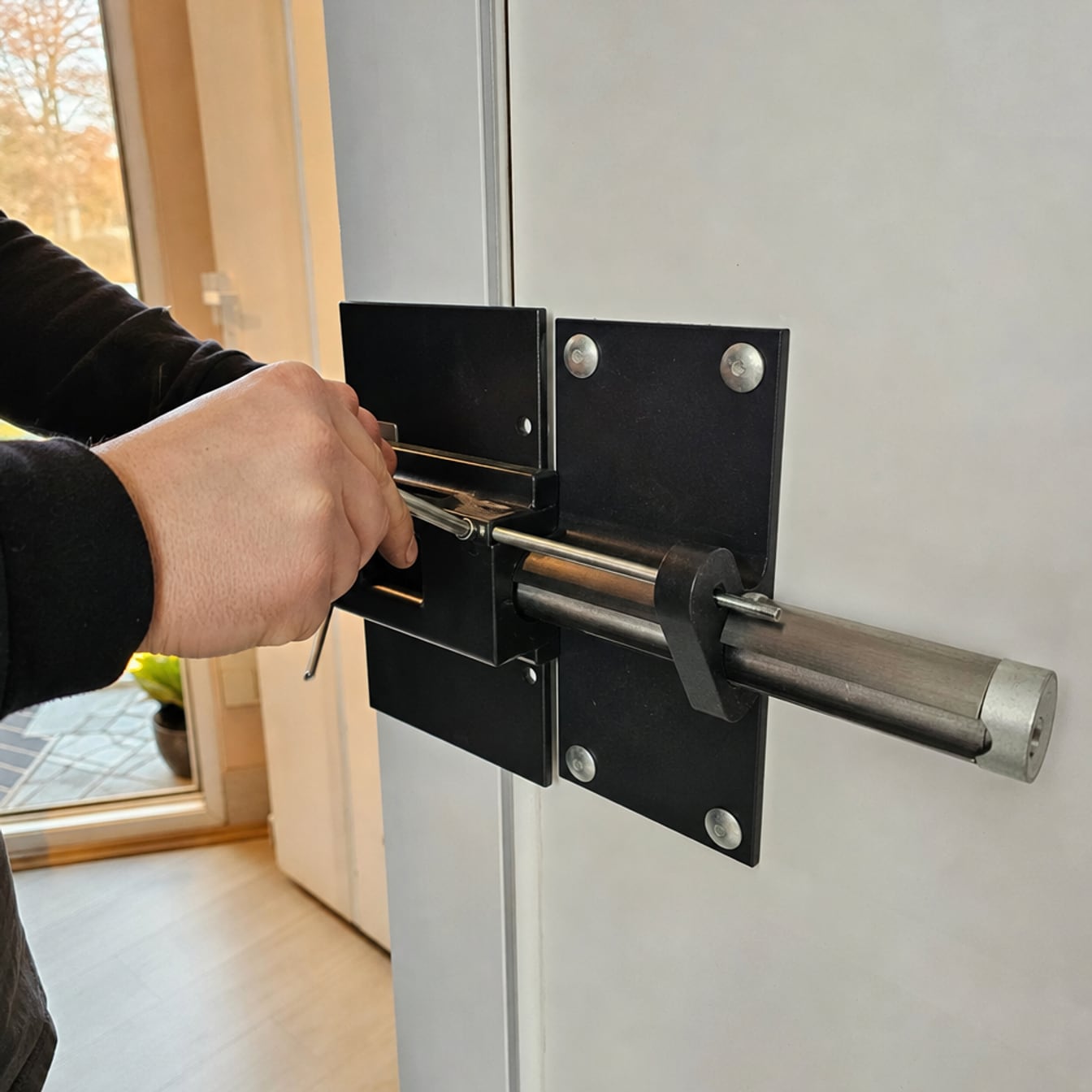 Installation barre anti-effraction et boulons serrés